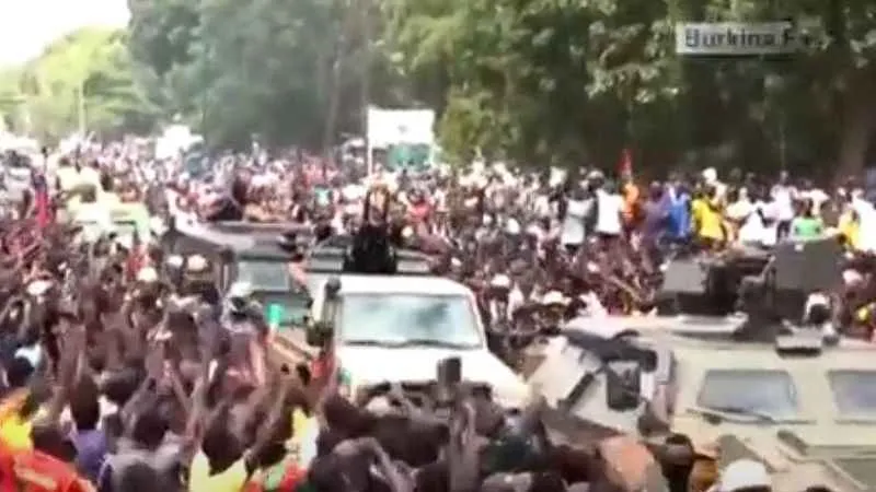 Burkina Faso Fransızcayı resmi dil statüsünden çıkardı