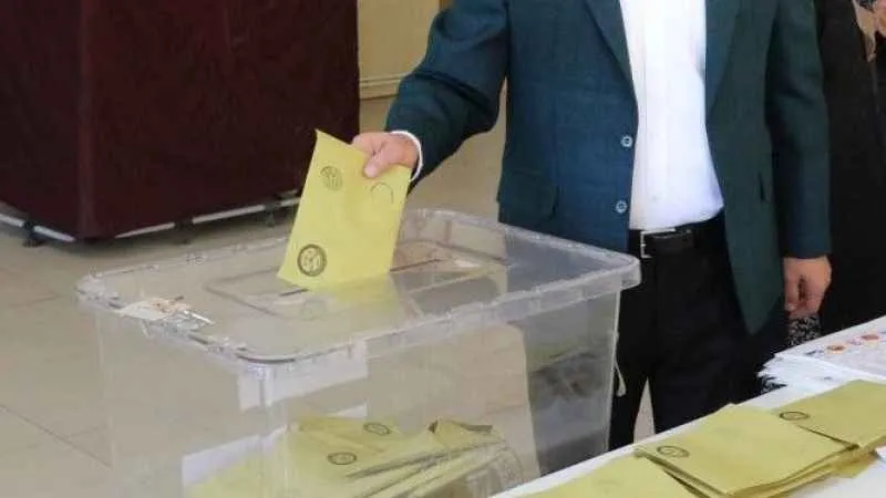 Üzerinde sandık kurulu mührü bulunan oy pusulaları geçerli mi?