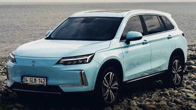 Skywell yeni hibrit SUV modeli HT-i ile yine iddialı 