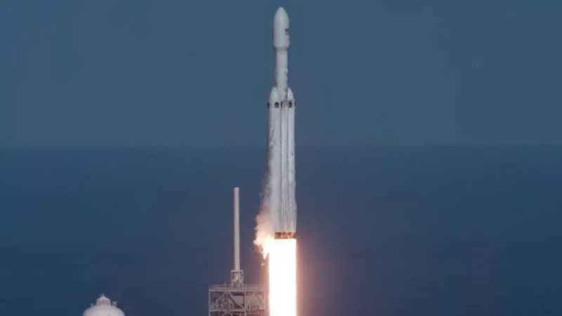 SpaceX, Falcon Heavy ile bir deneme daha yapacak