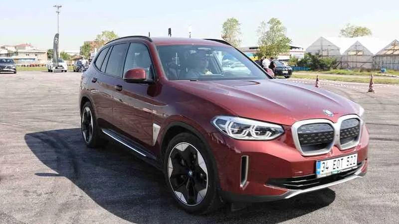 Elektrikli ve Hibrit Araçlar Sürüş Haftası yeni yerinde voltajı yükseltecek 