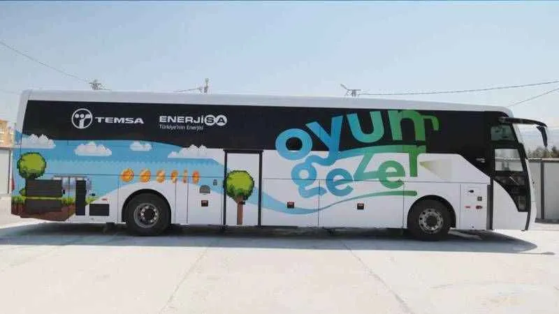Enerjisa Enerji ve TEMSA’nın Oyungezer Otobüsü deprem bölgesinde