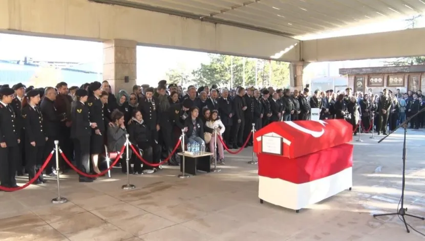 Tuğgeneral Selami Akşit'e gözyaşları içinde veda