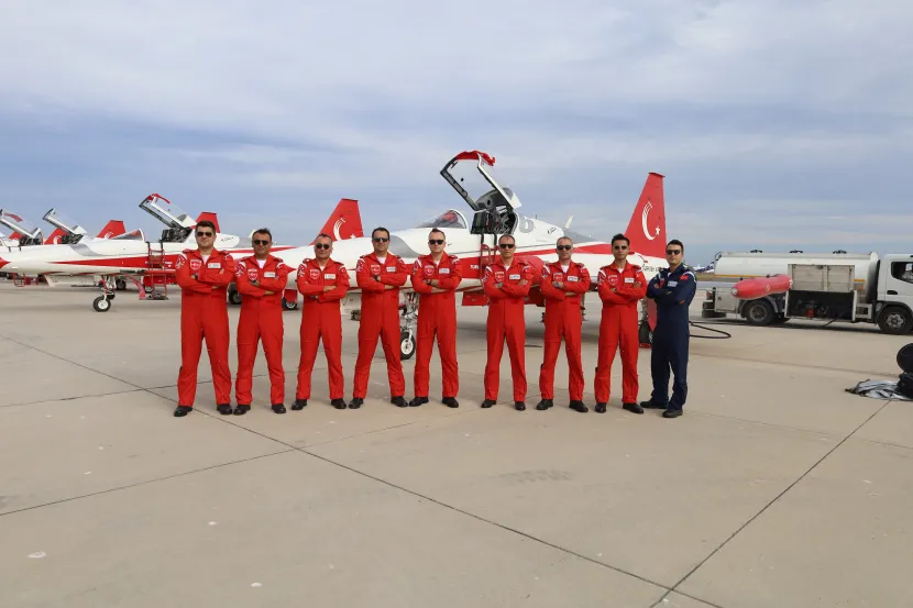 Türk Yıldızları'ndan Hürjet vurgusu