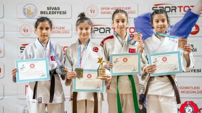 Ümraniye Belediyesi’nden sportif başarı