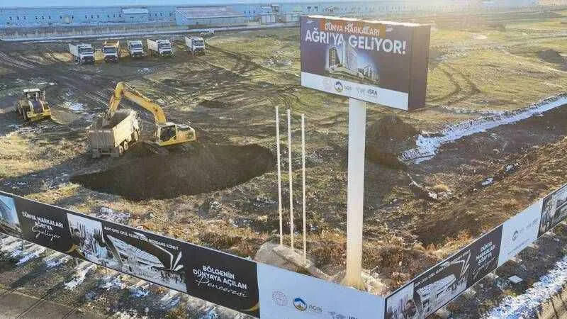 İsra Holding'in V Mall Ağrı Projesinde hafriyat çalışmaları başladı