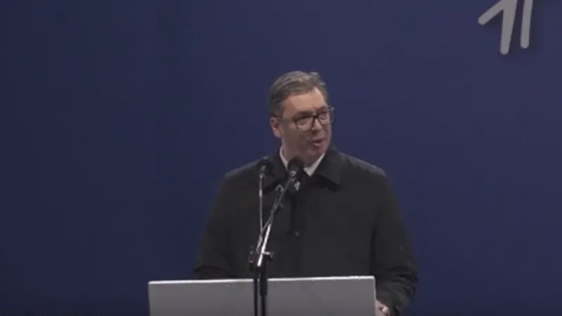 Sırbistan’dan Vucic’e destek mitingi