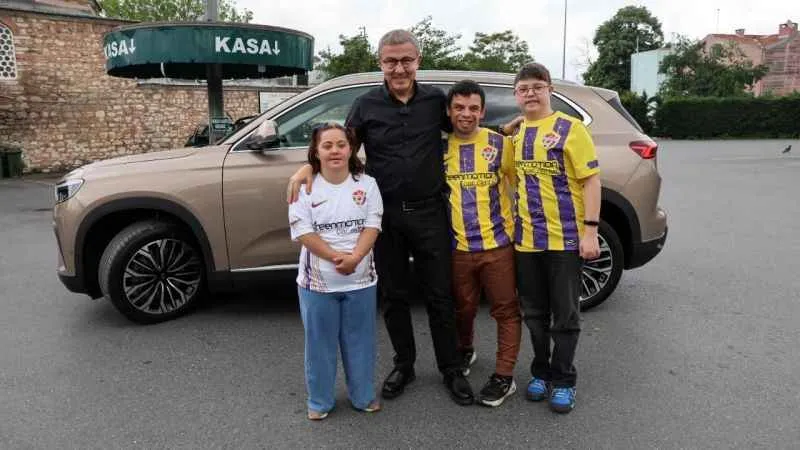 Eyüpsultanlı özel çocuklarla Togg turu