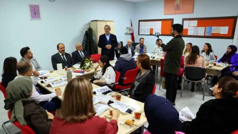 Başkan Deniz Köken’den öğretmenlere sürpriz kutlama