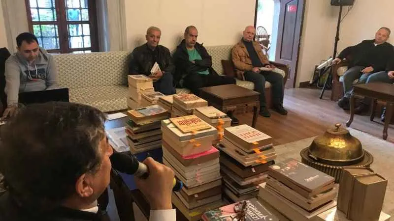 Kitapseverler yüzlerce yıllık eserlerle müzayedede buluştu