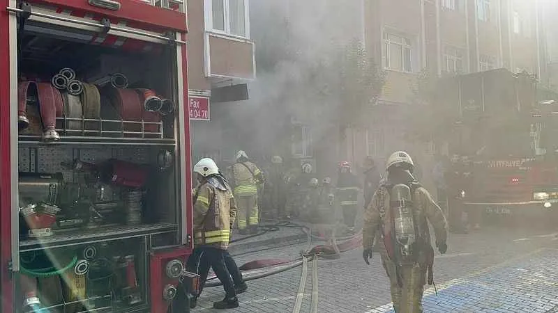 Güngören Sanayi Mahallesi'nde yangın paniği!