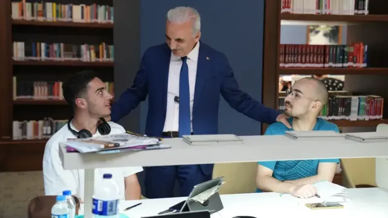Ümraniye Belediyesi'nden üniversiteli gençlere büyük dDestek