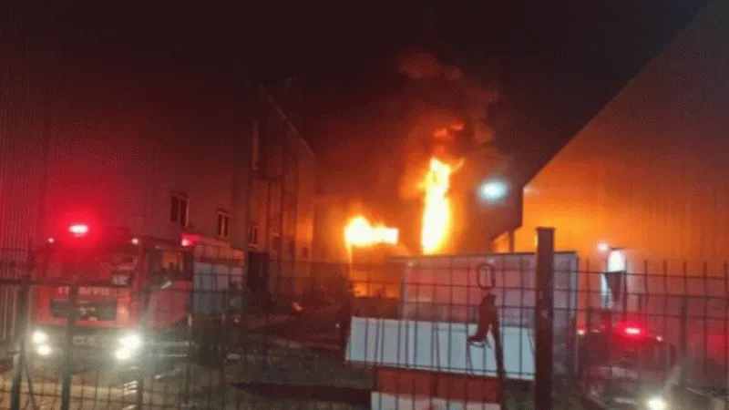 Bursa’da kauçuk fabrikasında korkutan yangın