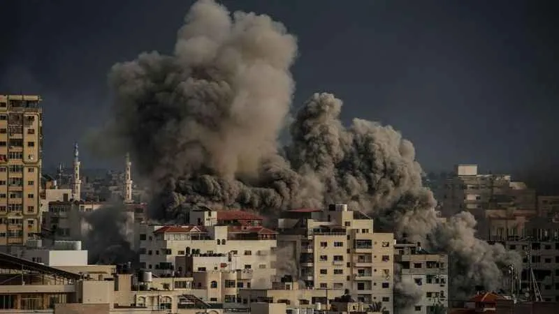 İsrail saldırılarında 50 Filistinli hayatını kaybetti