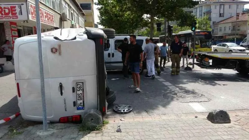 İETT otobüsü kırmızı ışıkta geçti