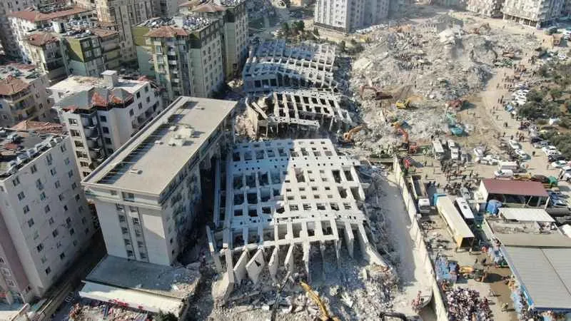 Yüzlerce kişiye mezar olan Rönesans Rezidans’ın mühendisi tutuklandı